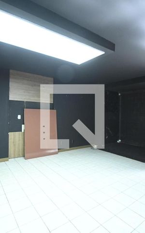 Casa para alugar com 320m², 5 quartos e 4 vagas Casa para alugar com 320m², 5 quartos e 4 vagasQuarto 2