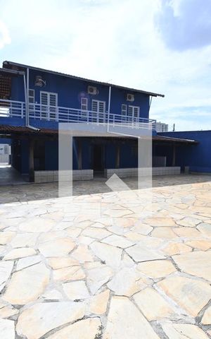 Casa para alugar com 320m², 5 quartos e 4 vagas Casa para alugar com 320m², 5 quartos e 4 vagasÁrea comum
