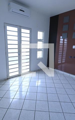 Casa para alugar com 320m², 5 quartos e 4 vagas Casa para alugar com 320m², 5 quartos e 4 vagasQuarto 4