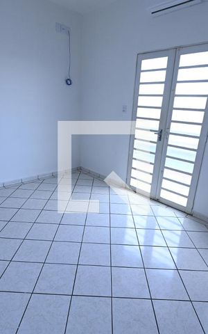 Casa para alugar com 320m², 5 quartos e 4 vagas Casa para alugar com 320m², 5 quartos e 4 vagasQuarto 4