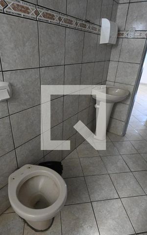 Casa para alugar com 320m², 5 quartos e 4 vagas Casa para alugar com 320m², 5 quartos e 4 vagasBanheiro 2
