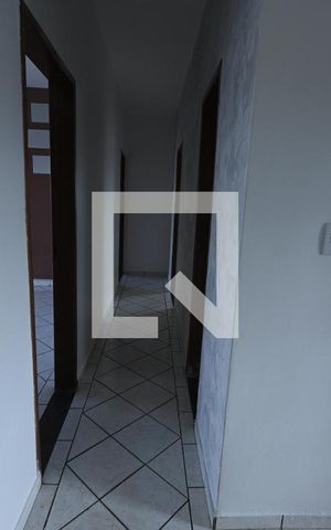 Casa para alugar com 320m², 5 quartos e 4 vagas Casa para alugar com 320m², 5 quartos e 4 vagasCorredor