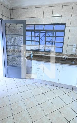 Casa para alugar com 320m², 5 quartos e 4 vagas Casa para alugar com 320m², 5 quartos e 4 vagasCozinha