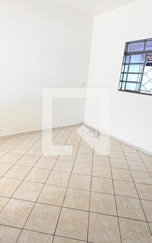 Casa para alugar com 320m², 5 quartos e 4 vagas Casa para alugar com 320m², 5 quartos e 4 vagasSala