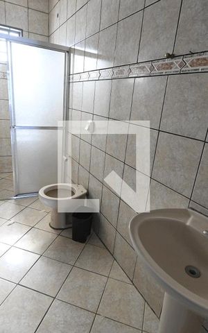 Casa para alugar com 320m², 5 quartos e 4 vagas Casa para alugar com 320m², 5 quartos e 4 vagasBanheiro 2
