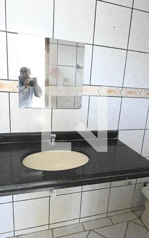 Casa para alugar com 320m², 5 quartos e 4 vagas Casa para alugar com 320m², 5 quartos e 4 vagasBanheiro