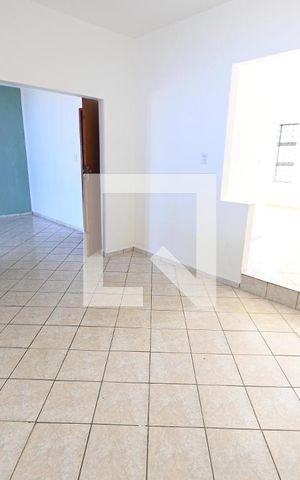 Casa para alugar com 320m², 5 quartos e 4 vagas Casa para alugar com 320m², 5 quartos e 4 vagasSala
