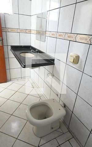 Casa para alugar com 320m², 5 quartos e 4 vagas Casa para alugar com 320m², 5 quartos e 4 vagasBanheiro