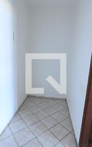 Casa para alugar com 320m², 5 quartos e 4 vagas Casa para alugar com 320m², 5 quartos e 4 vagasCorredor