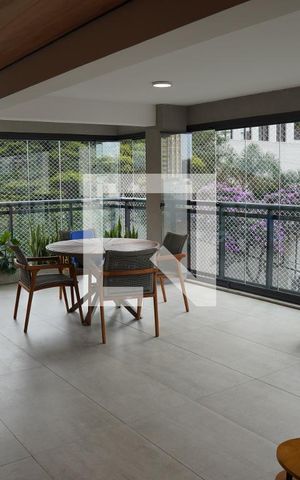 Apartamento à venda com 184m², 3 quartos e 4 vagasVaranda
