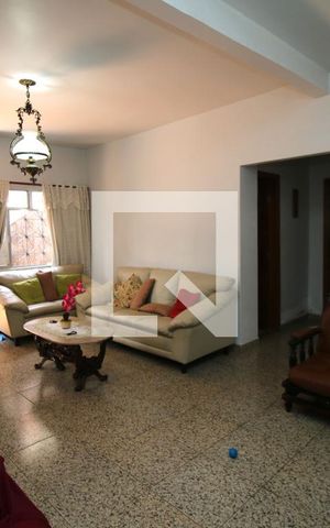 Casa à venda com 580m², 4 quartos e 2 vagasSala 1