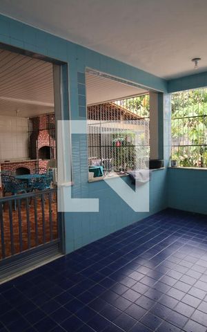 Casa à venda com 580m², 4 quartos e 2 vagasÁrea de Serviço 1