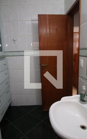 Casa à venda com 580m², 4 quartos e 2 vagasBanheiro 2