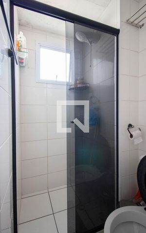Apartamento à venda com 43m², 2 quartos e 1 vaga Apartamento à venda com 43m², 2 quartos e 1 vagaBanheiro