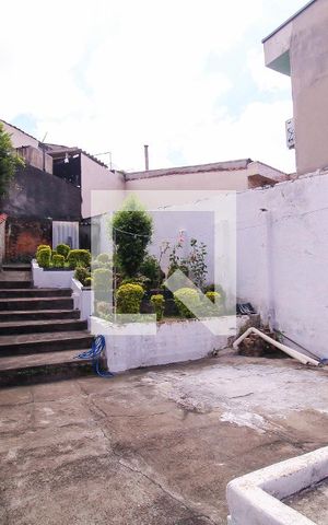 Casa à venda com 227m², 3 quartos e 3 vagas Casa à venda com 227m², 3 quartos e 3 vagasQuintal
