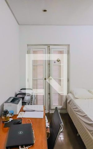Casa à venda com 600m², 6 quartos e 4 vagas Casa à venda com 600m², 6 quartos e 4 vagasQuarto 1