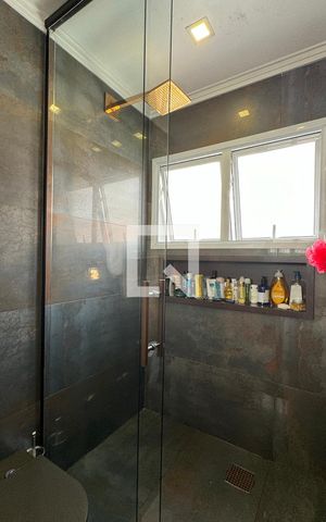 Casa de condomínio à venda com 597m², 4 quartos e 4 vagasBanheiro da Suíte 1