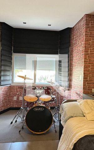 Casa de condomínio à venda com 597m², 4 quartos e 4 vagasQuarto 3