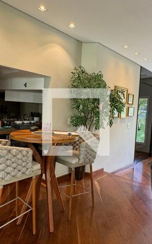 Casa de condomínio à venda com 597m², 4 quartos e 4 vagasSala