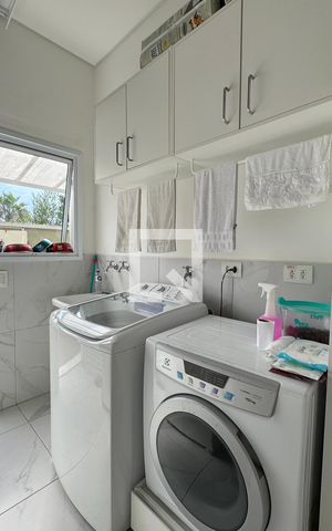 Casa de condomínio à venda com 597m², 4 quartos e 4 vagasÁrea de Serviço