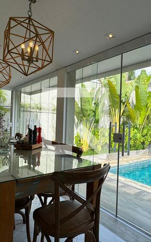 Casa de condomínio à venda com 597m², 4 quartos e 4 vagasSala de Jantar