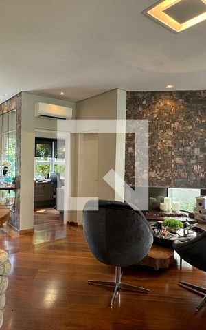 Casa de condomínio à venda com 597m², 4 quartos e 4 vagasSala