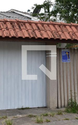 Casa para alugar com 95m², 2 quartos e 2 vagasFachada