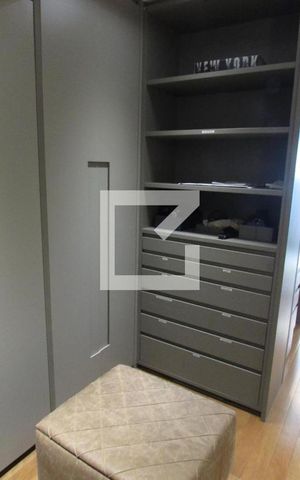 Apartamento à venda com 206m², 3 quartos e 4 vagasCloset