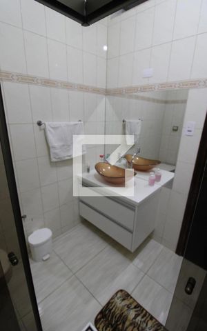 Casa à venda com 96m², 3 quartos e 2 vagasBanheiro 1