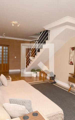 Casa à venda com 165m², 3 quartos e 2 vagasSala