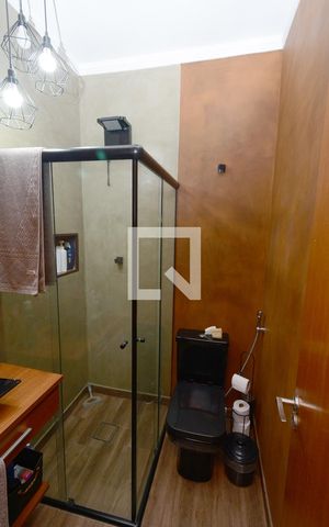 Casa à venda com 165m², 3 quartos e 2 vagasBanheiro
