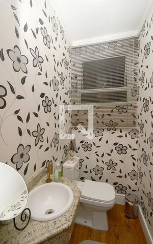 Casa à venda com 165m², 3 quartos e 2 vagasLavabo