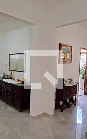 Casa à venda com 330m², 3 quartos e 5 vagas Casa à venda com 330m², 3 quartos e 5 vagashall