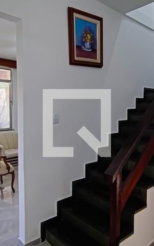 Casa à venda com 330m², 3 quartos e 5 vagas Casa à venda com 330m², 3 quartos e 5 vagashall
