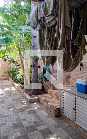 Casa à venda com 330m², 3 quartos e 5 vagas Casa à venda com 330m², 3 quartos e 5 vagasarea de serviço