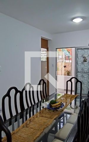 Casa à venda com 330m², 3 quartos e 5 vagas Casa à venda com 330m², 3 quartos e 5 vagascopa