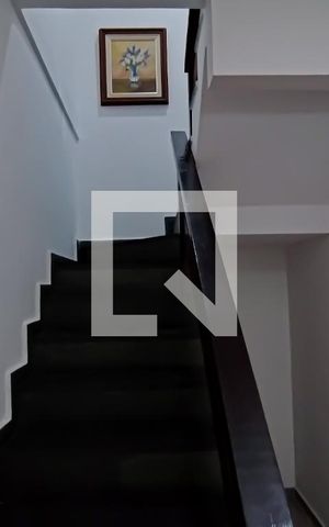 Casa à venda com 330m², 3 quartos e 5 vagas Casa à venda com 330m², 3 quartos e 5 vagasescada