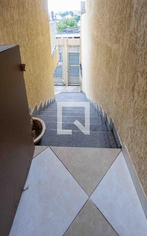 Casa à venda com 300m², 3 quartos e 8 vagasEscada