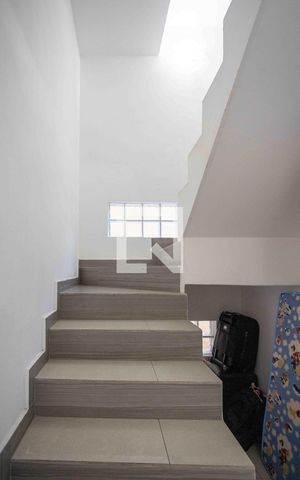 Casa à venda com 300m², 3 quartos e 8 vagasEscada