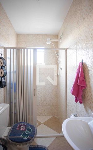 Casa à venda com 300m², 3 quartos e 8 vagasBanheiro 2