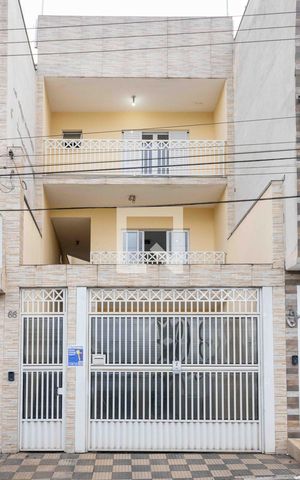 Casa à venda com 300m², 3 quartos e 8 vagasFachada