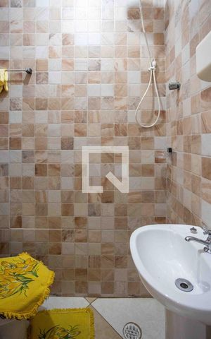 Casa à venda com 300m², 3 quartos e 8 vagasLavabo da garagem 