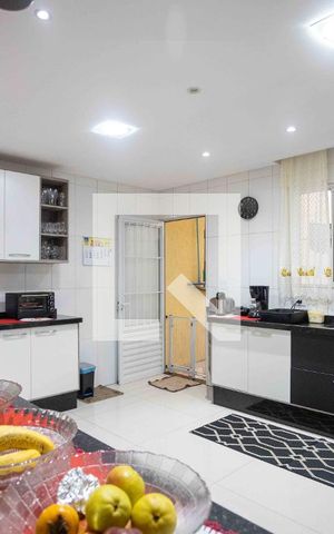 Casa à venda com 300m², 3 quartos e 8 vagasCozinha