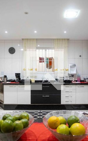 Casa à venda com 300m², 3 quartos e 8 vagasCozinha