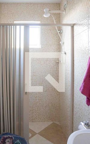 Casa à venda com 300m², 3 quartos e 8 vagasBanheiro 2