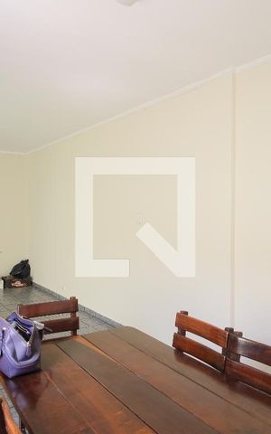 Casa à venda com 110m², 2 quartos e 3 vagasSala