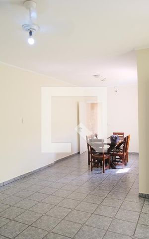 Casa à venda com 110m², 2 quartos e 3 vagasSala