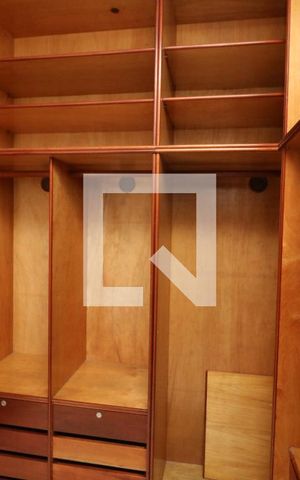 Casa para alugar com 350m², 3 quartos e 5 vagasCloset da suíte