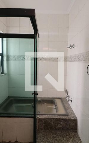 Casa para alugar com 350m², 3 quartos e 5 vagasBanheiro
