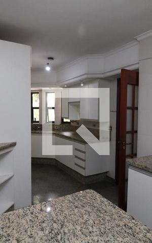 Casa para alugar com 350m², 3 quartos e 5 vagasCozinha